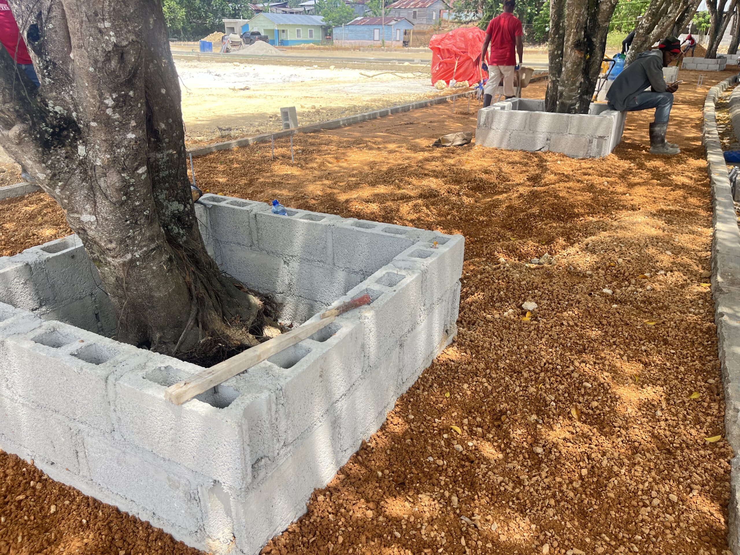 ALCALDE ANTONIO SEVRINO (FRANCIS) CONSTRUYE EL BULEVAR DE ARROYO AL MEDIO