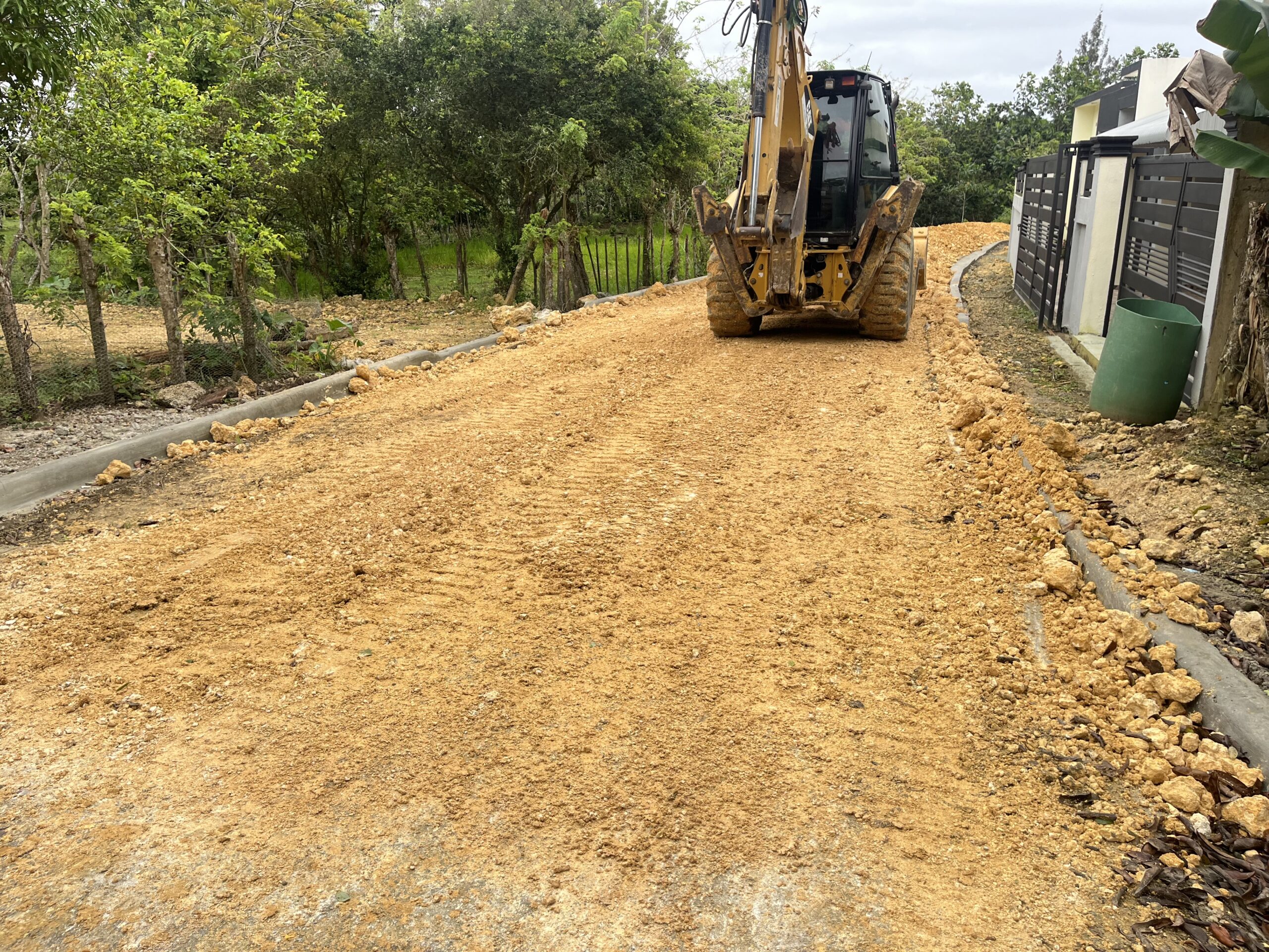 ACONDICIONAMIENTO DE LAS CALLES EN ARROYO AL MEDIO